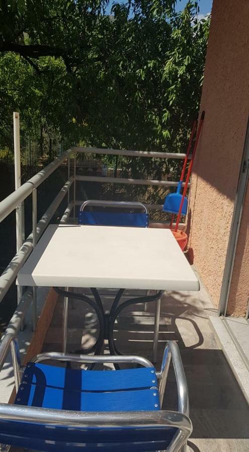 Athina Apartments טולון מראה חיצוני תמונה