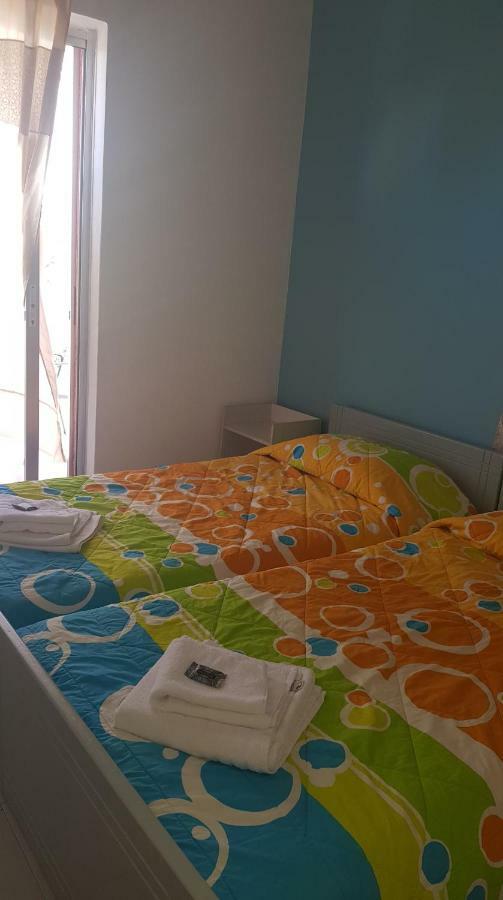 Athina Apartments טולון מראה חיצוני תמונה
